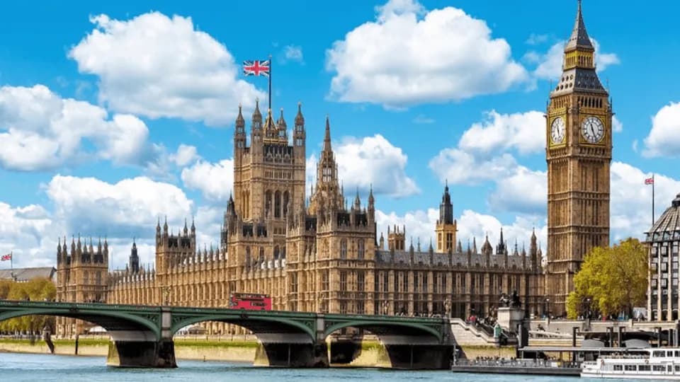 Tickets to the Shard and London Landmarks walking tours - Image 1